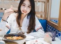 娱乐吃瓜酱娜娜摆摊,娱乐吃瓜酱的市井生活