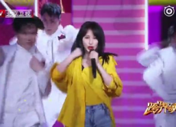 朱百万夫妇娱乐吃瓜,揭秘明星夫妻的甜蜜生活与幕后故事