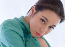 迪丽热巴吃瓜娱乐,揭秘娱乐圈幕后故事